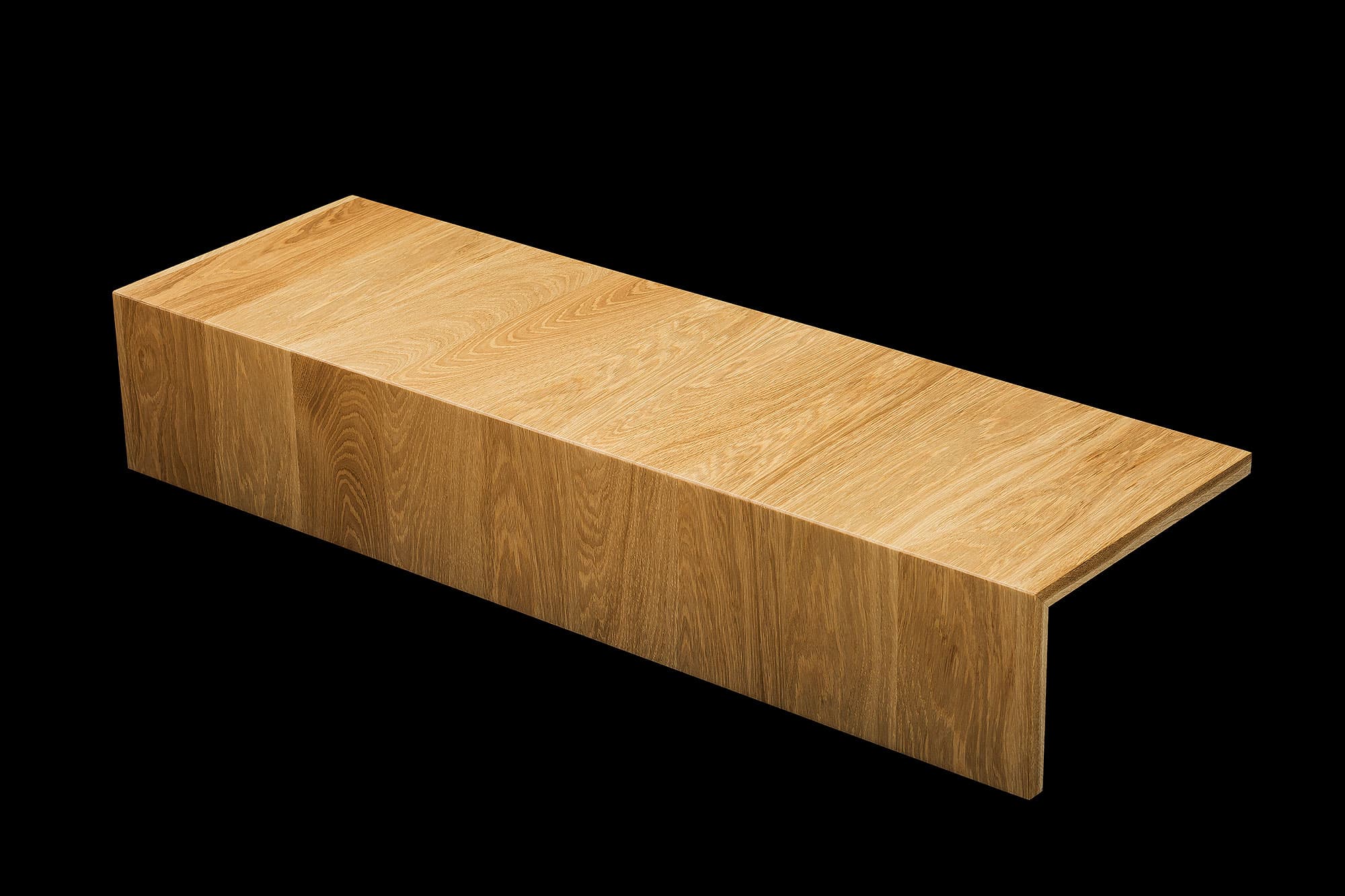 Helt trappsteg i naturell ek