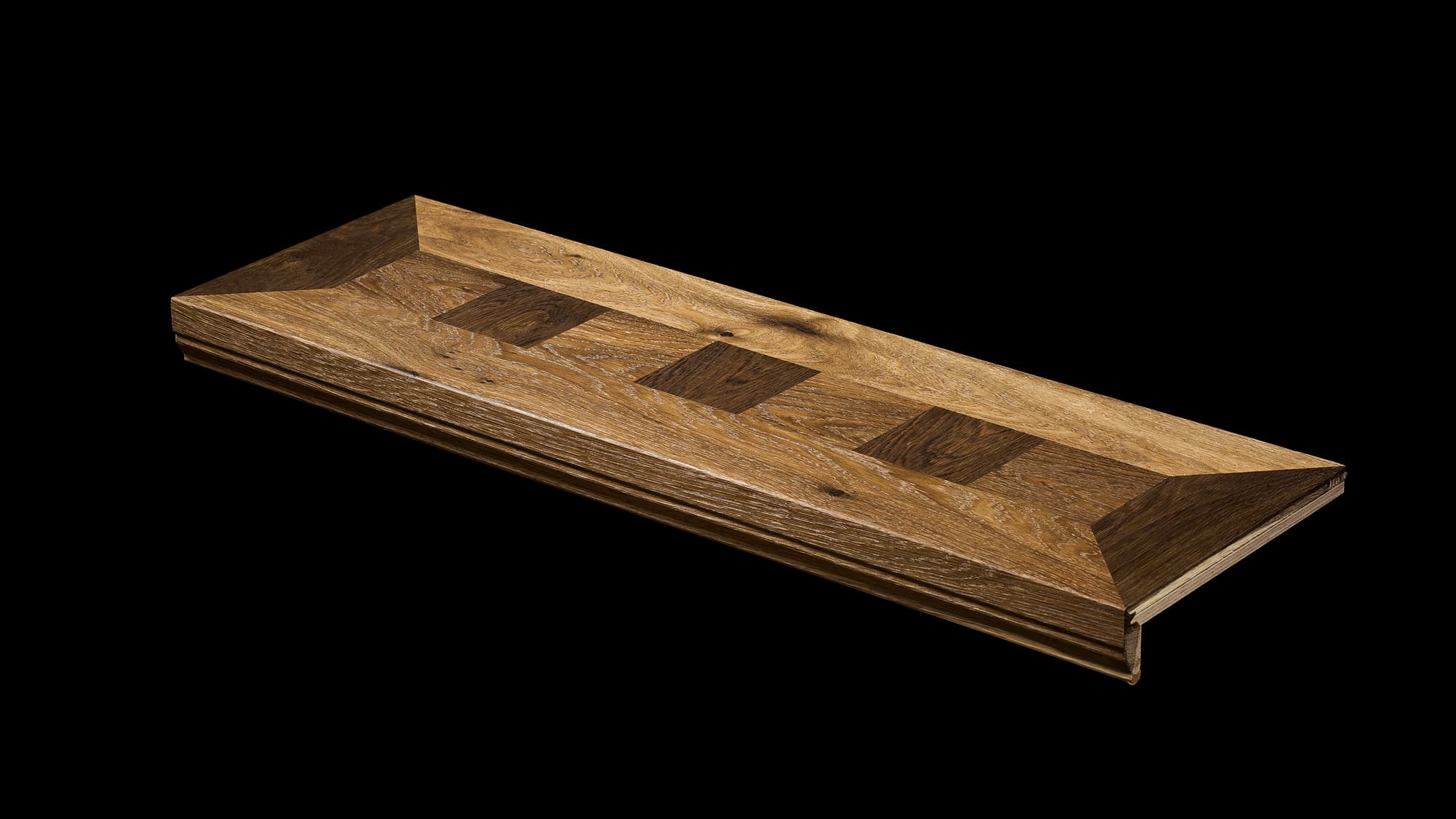 Fabriksfärdigt trappsteg anrökt ek